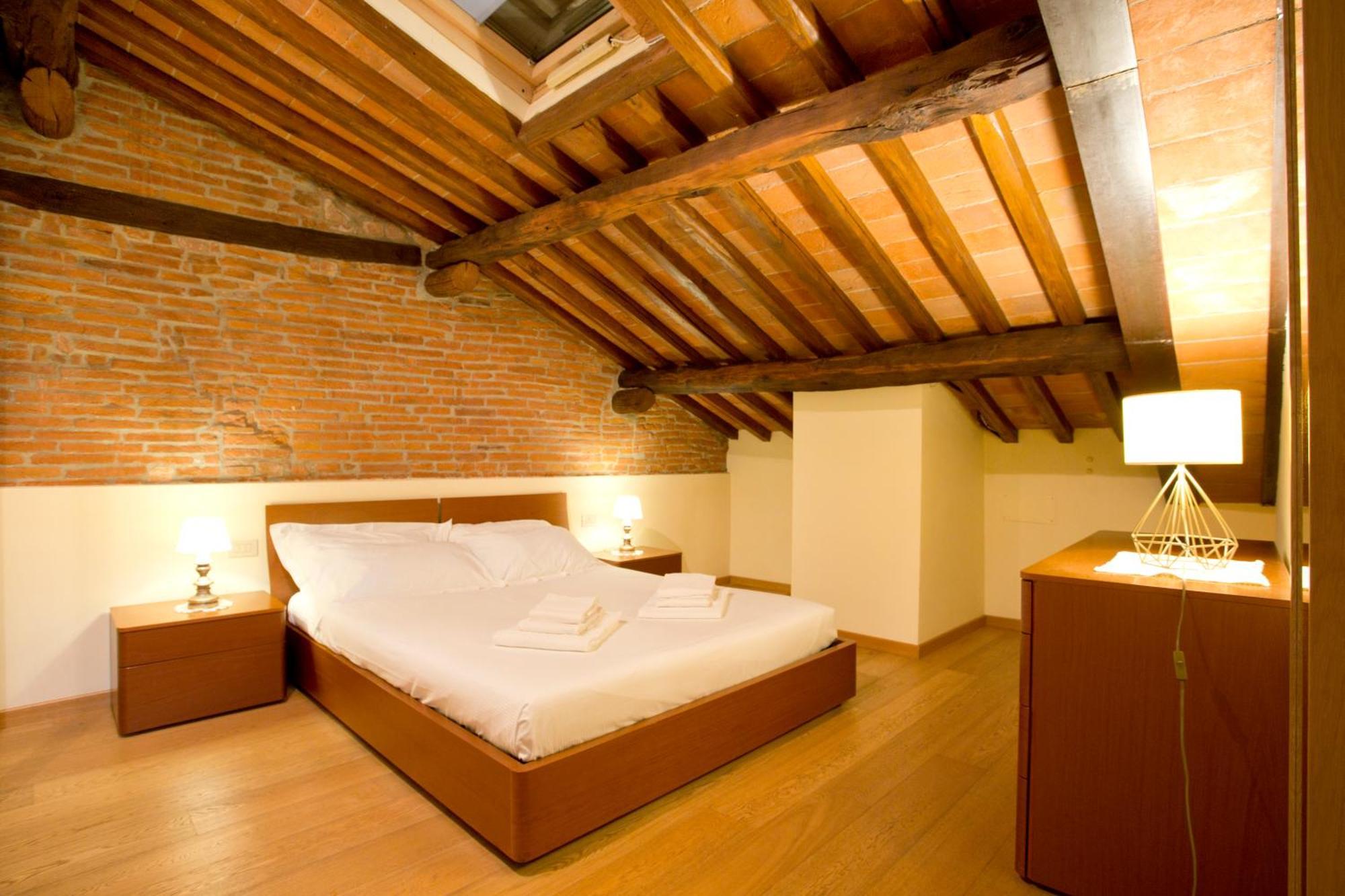 Casa San Girolamo Historic Flat With Cosy Terrace In Lucca'S City Centre Eksteriør billede